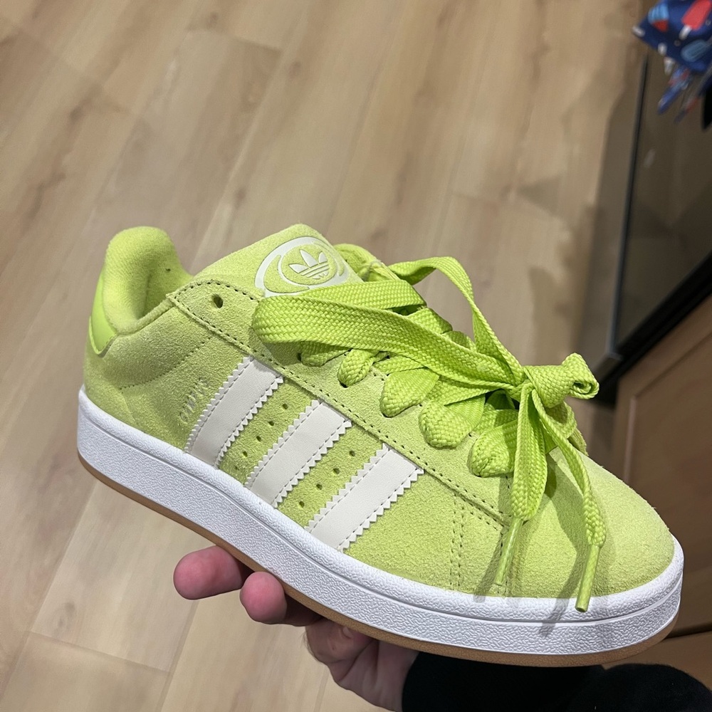 Adidas Campus 00s Size 7 in Women’s - Picture 3 of 4